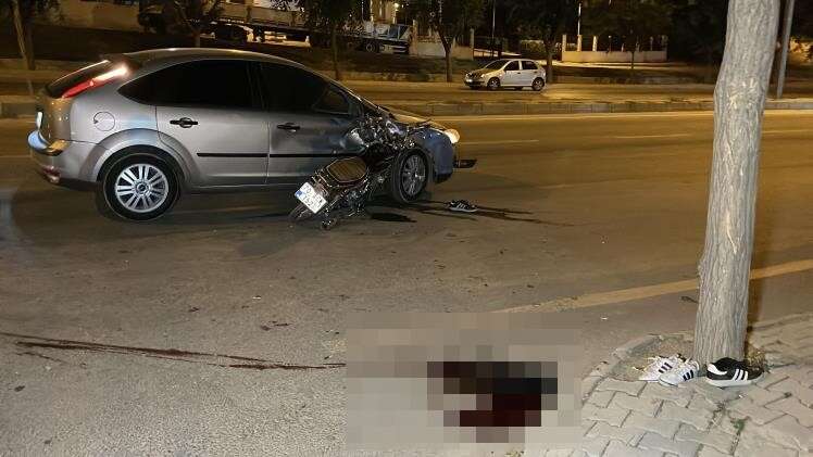 Kavşakta yürek yakan kaza! Sürücü öldü, 16 yaşındaki kızın durumu ağır 1